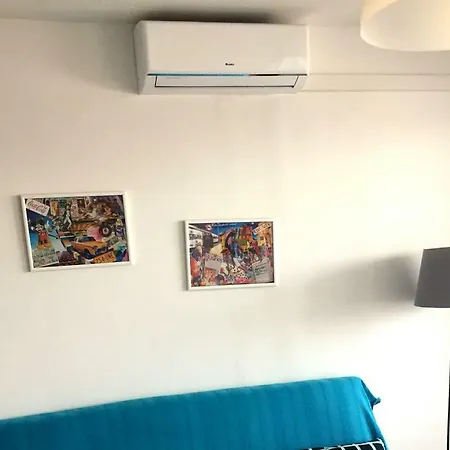 Anna Blue Apartment Split